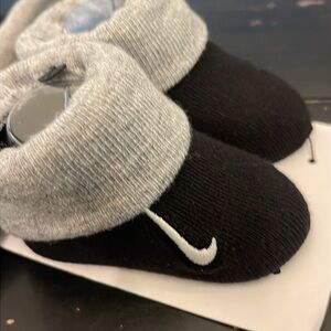 Nike Baby 2-Piece Set in Black and Gray